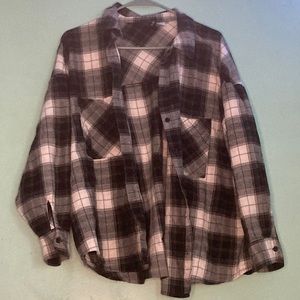 Flannel | black and white | 2 shirt pockets on both sides |